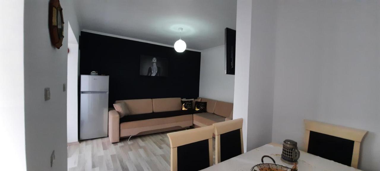 Apartament Clara Permet Appartement Buitenkant foto