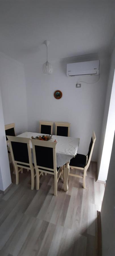 Apartament Clara Permet Appartement Buitenkant foto